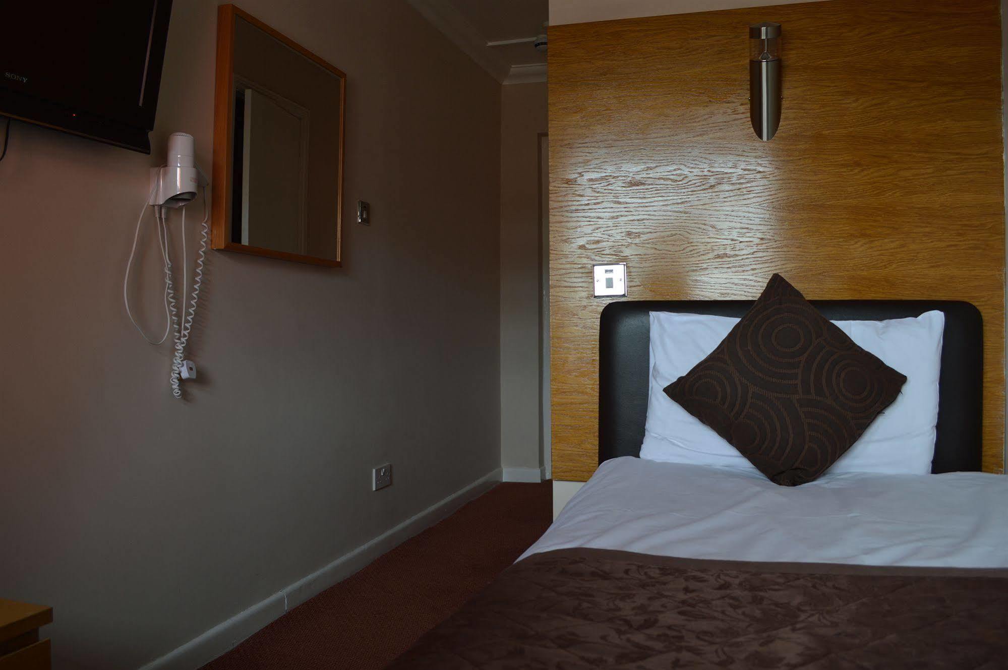 Oyo Kingsley Hotel Bournemouth Buitenkant foto